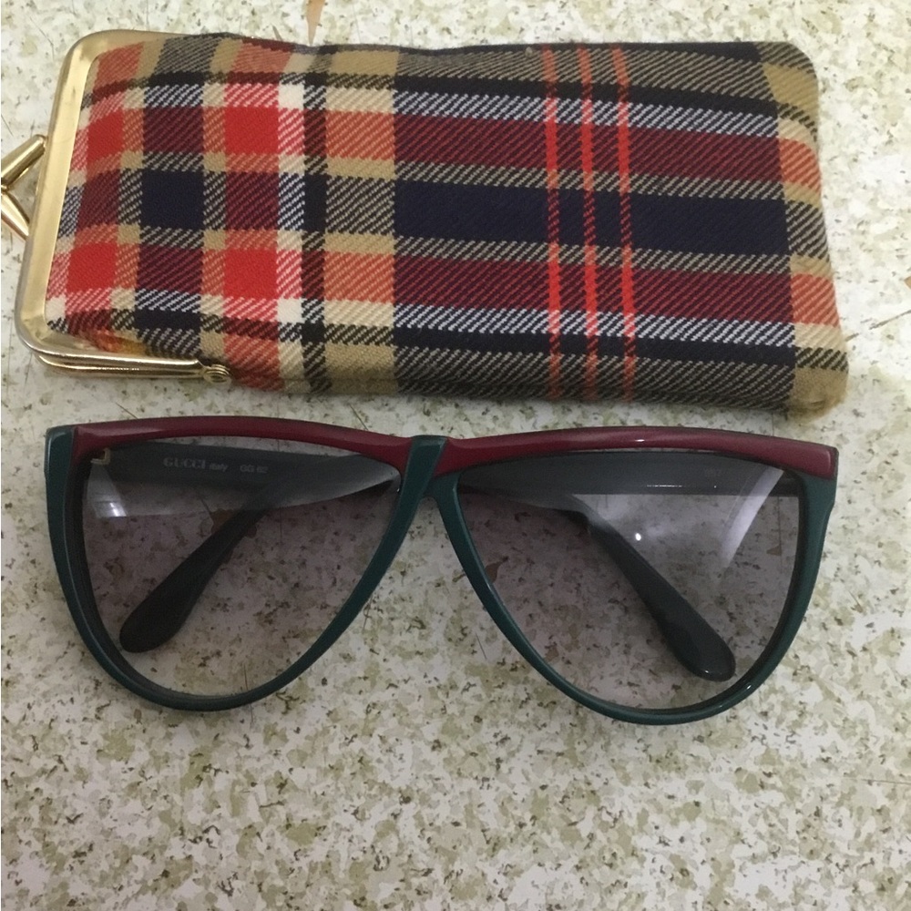 Gucci Women's Red and Green Sunglasses